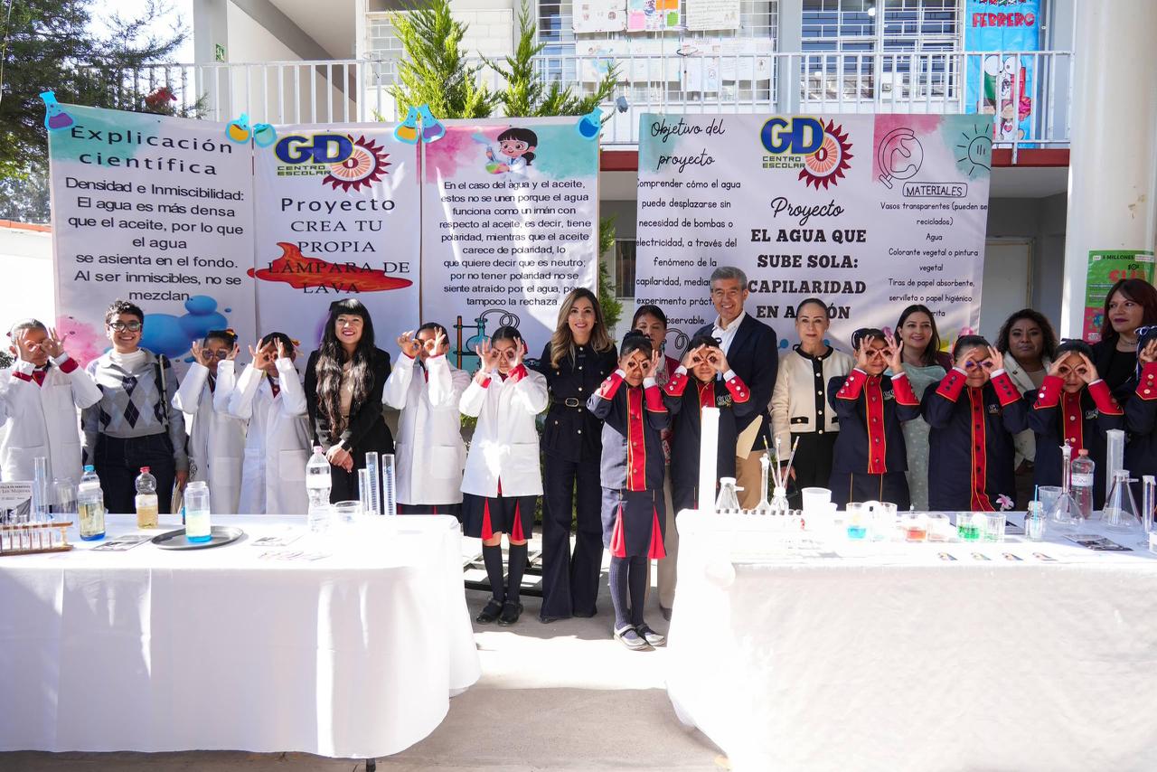 Impulsan talento científico de niñas poblanas niños