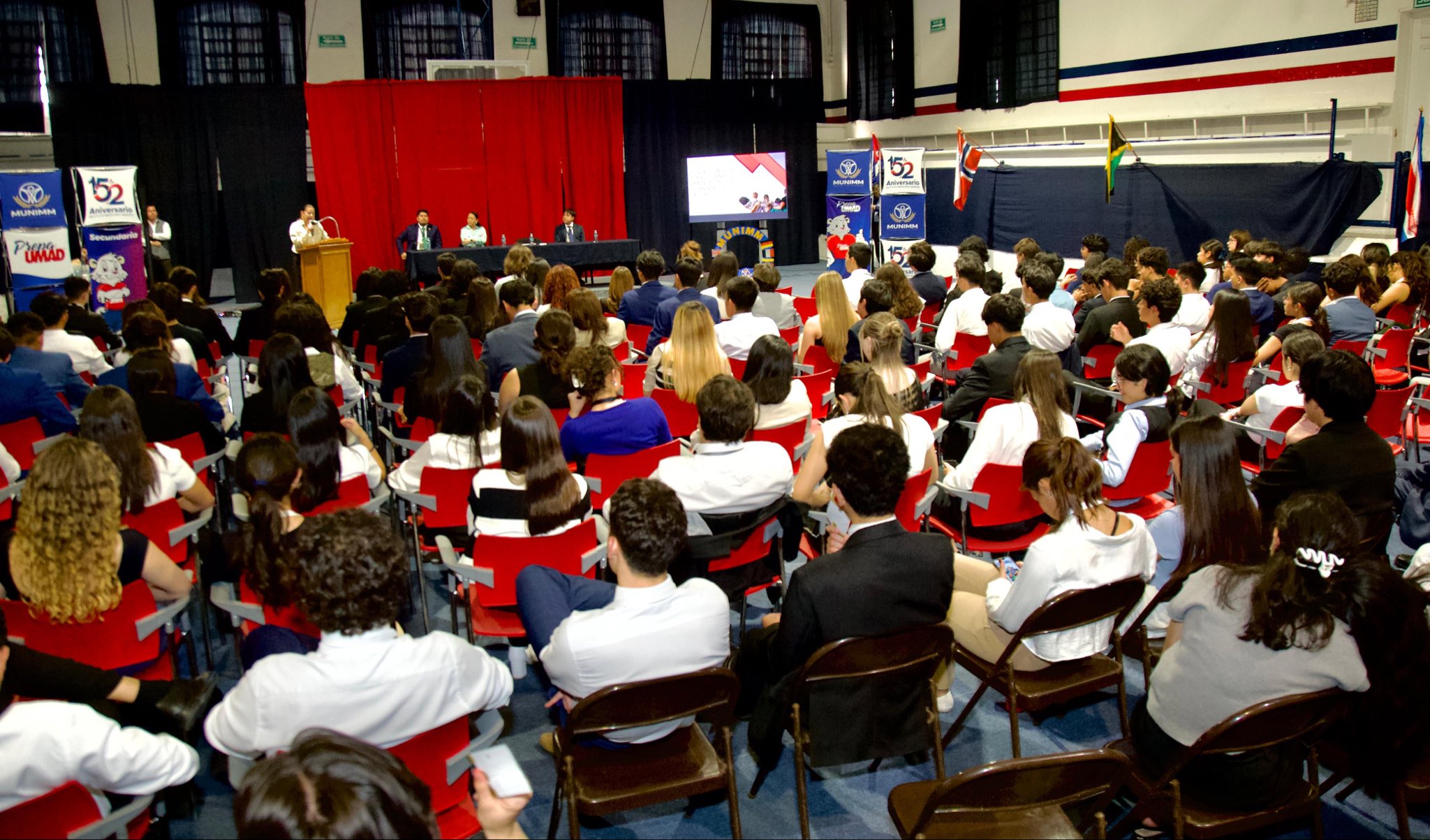 Laura Artemisa destaca fuerza de juventud poblana asistentes