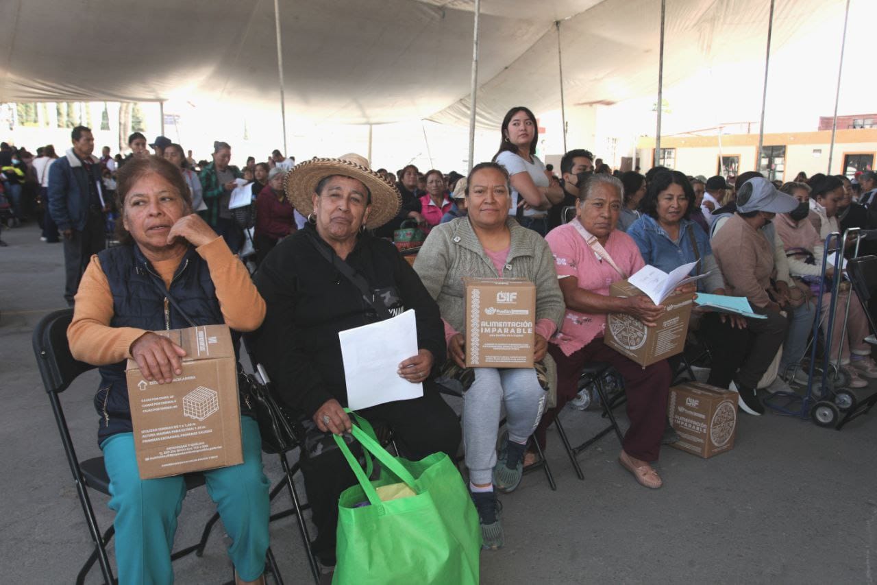 Pepe Chedraui entrega apoyos con programa Alimentación Imparable
