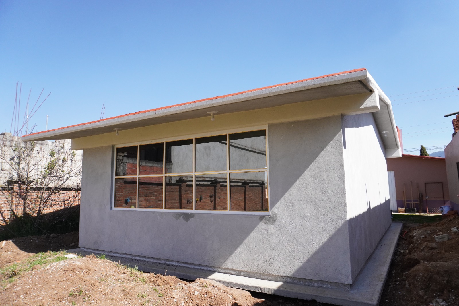 Obra Comunitaria mejora escuelas en Puebla