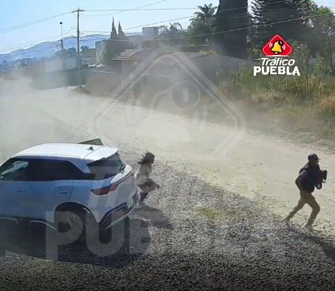 Conductor de Uber frena asalto en San Andrés Cholula