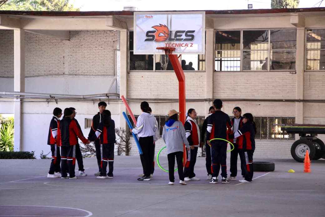 Más de 150 estudiantes participan en jornada deportiva en La Libertad