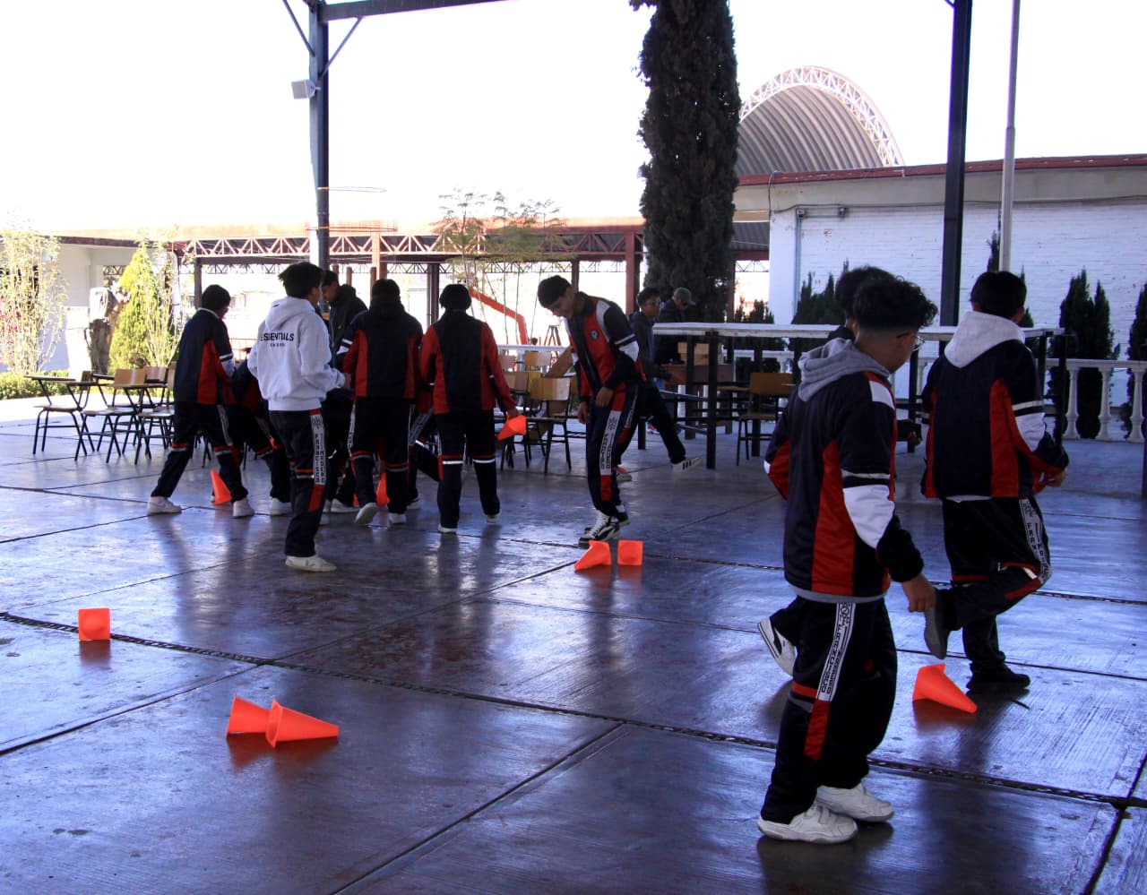 Más de 150 estudiantes participan en jornada deportiva en La Libertad