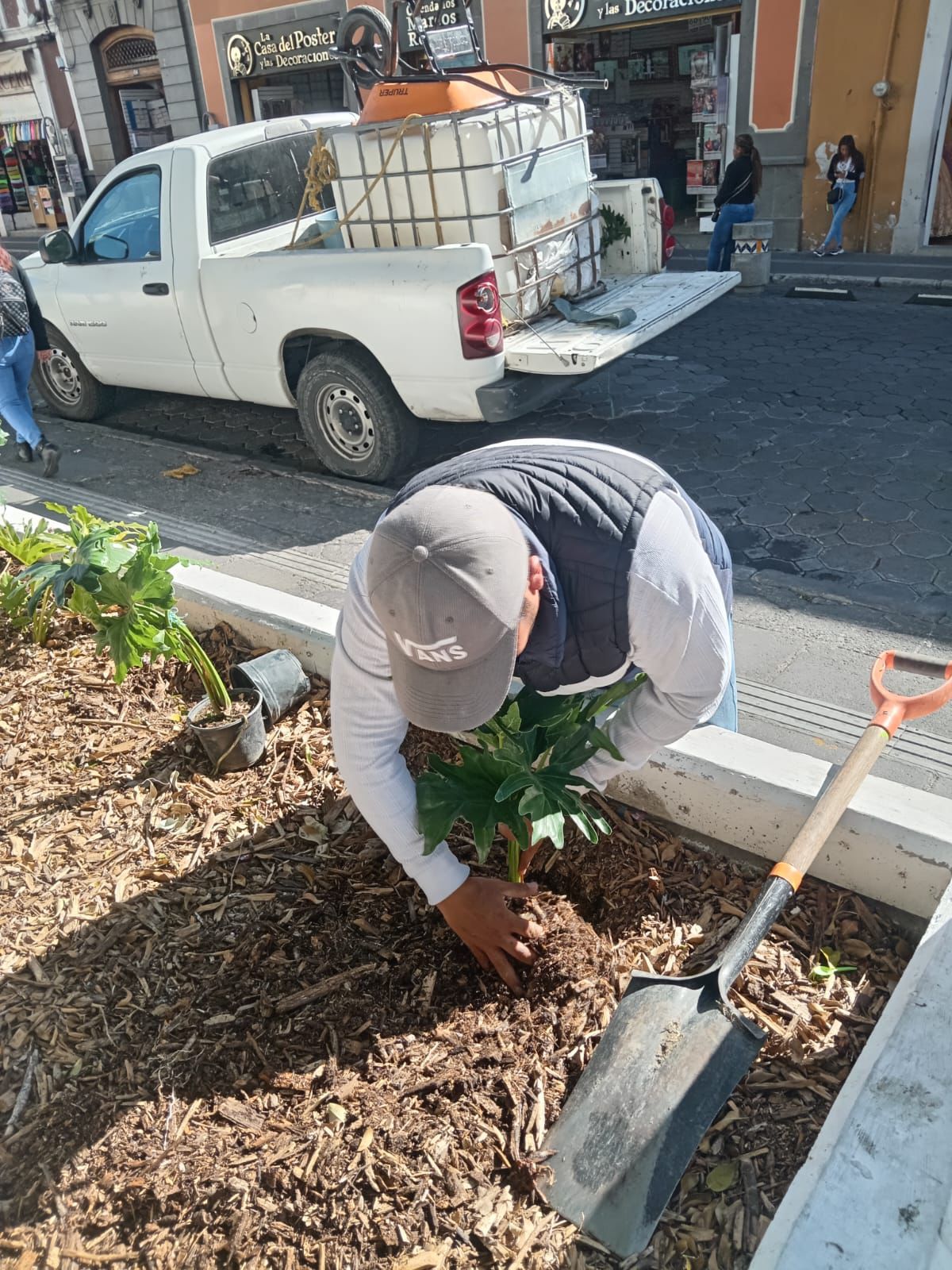 Renuevan la Plazuela Sor Juana en el Centro Histórico