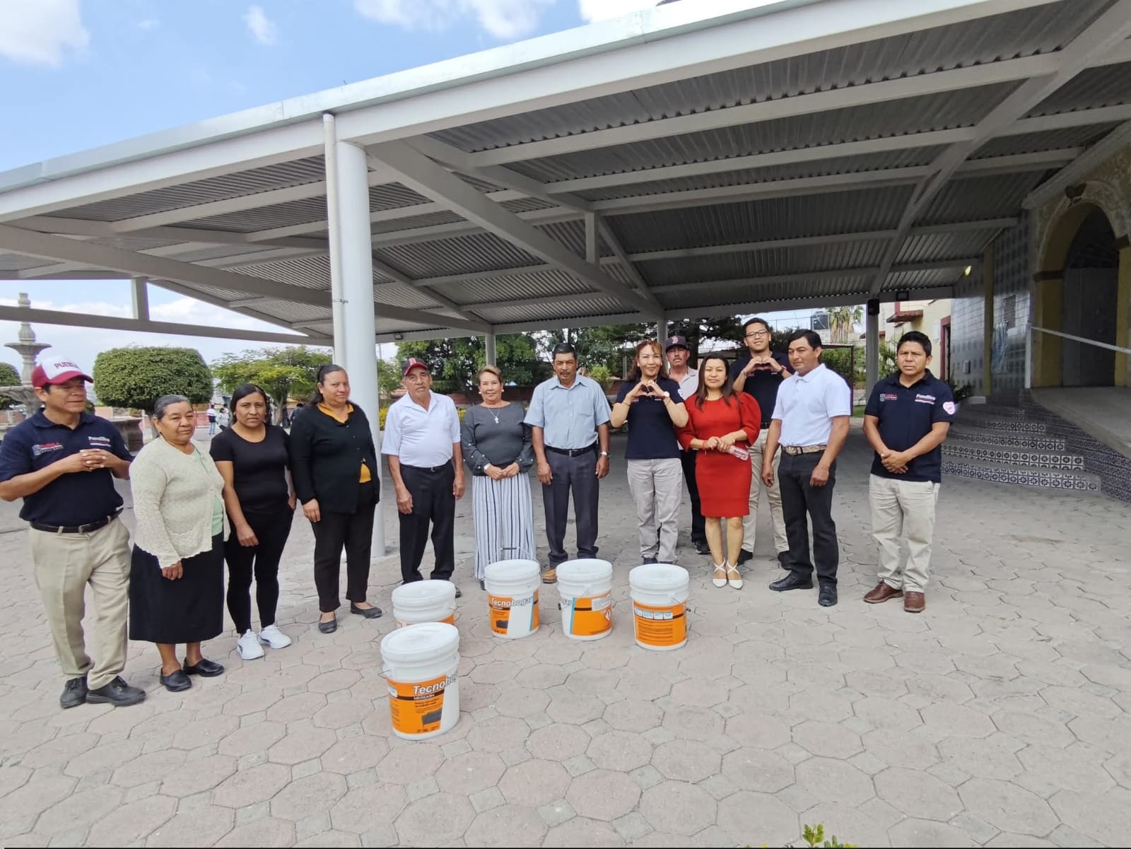 Diputada entrega cámaras de vigilancia y apoyos comunitarios en Atlixco