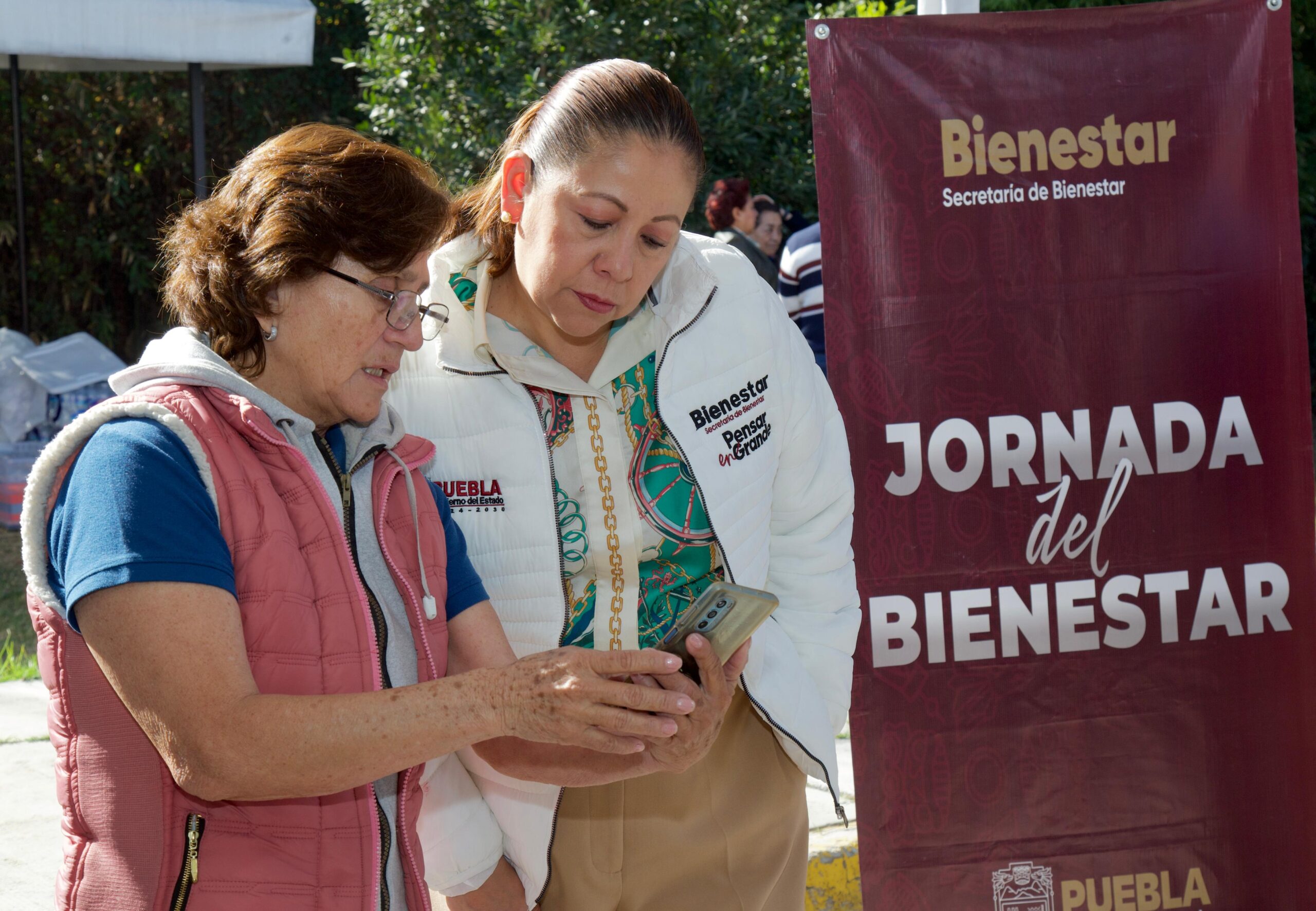 Jornada de Bienestar acerca programas y atención en la capital