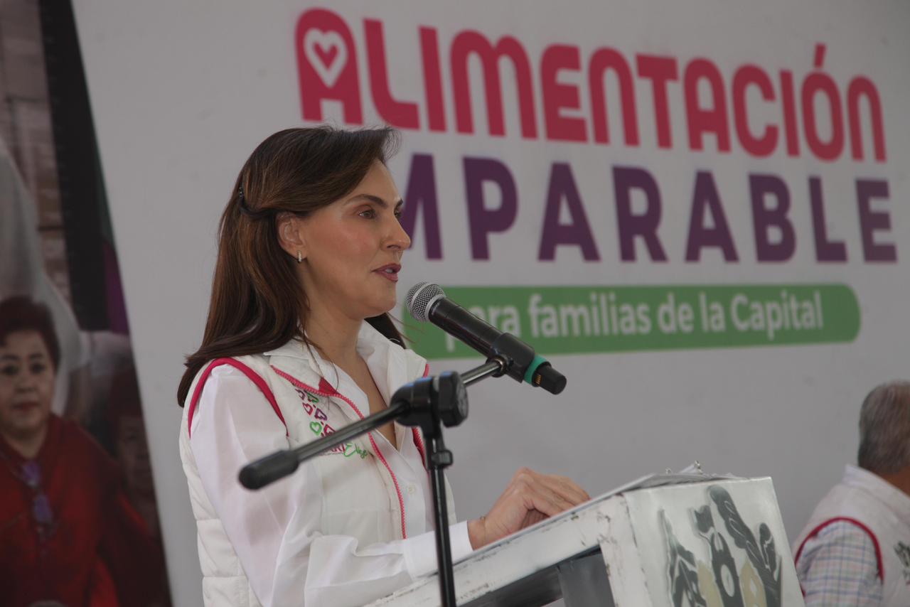 Pepe Chedraui y MariElise Budib entregaron apoyos en La Margarita