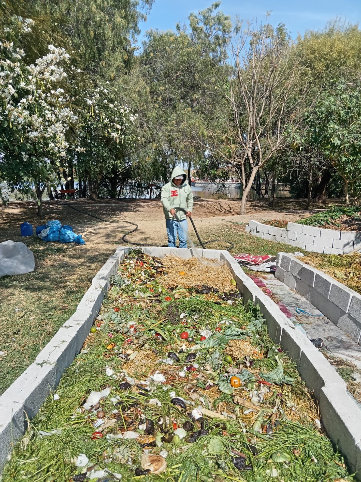 Arranca proyecto de lombricomposta en Chapulco para aprovechar residuos orgánico tierra