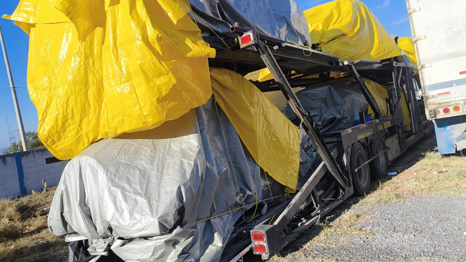 Localizan caravana de autos clásicos robados en Tecamachalco