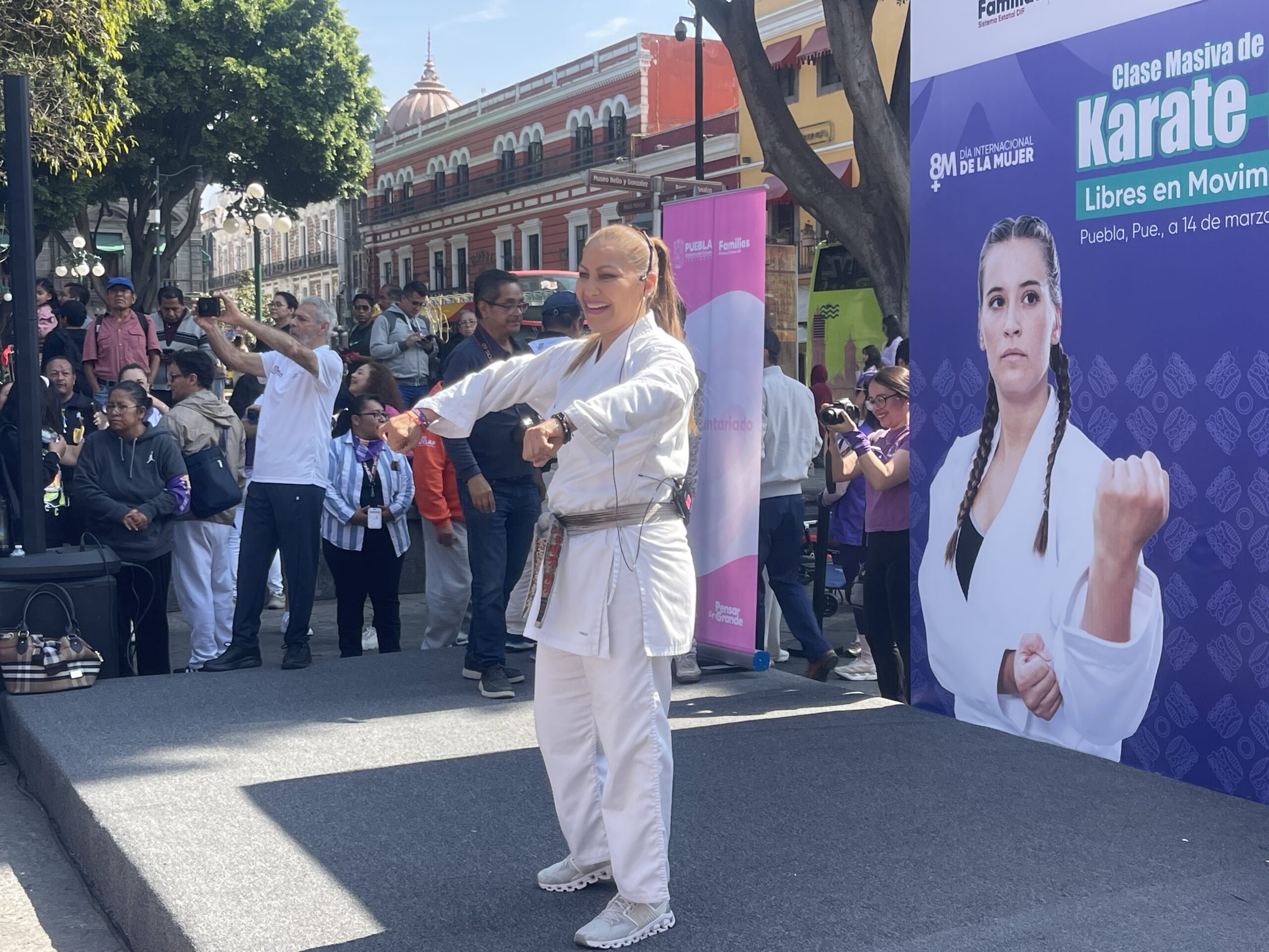Karate masivo en Puebla por el Mes de la Mujer