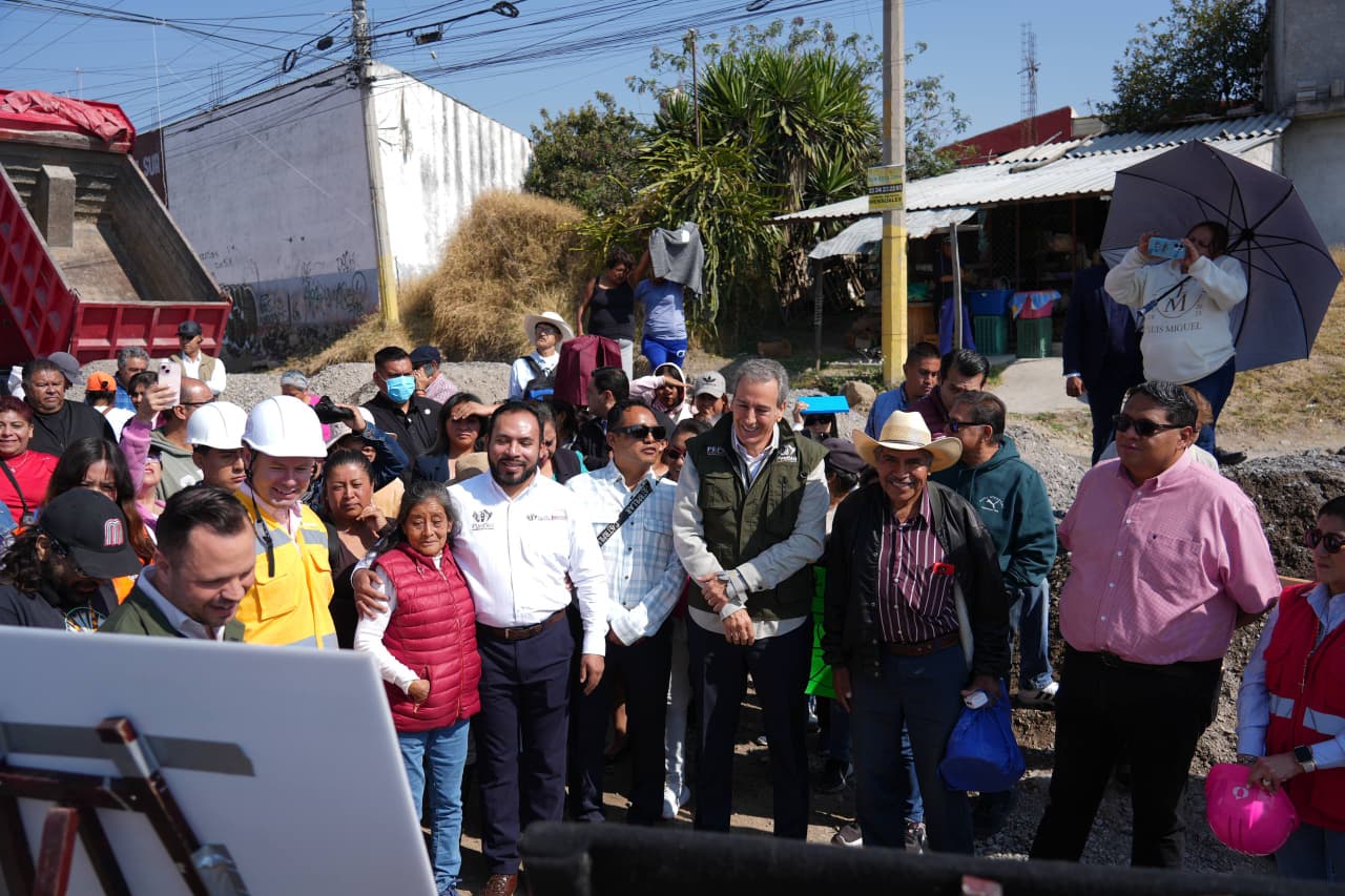 Pepe Chedraui supervisa obra vial en Camino Viejo a Balcones vecinos