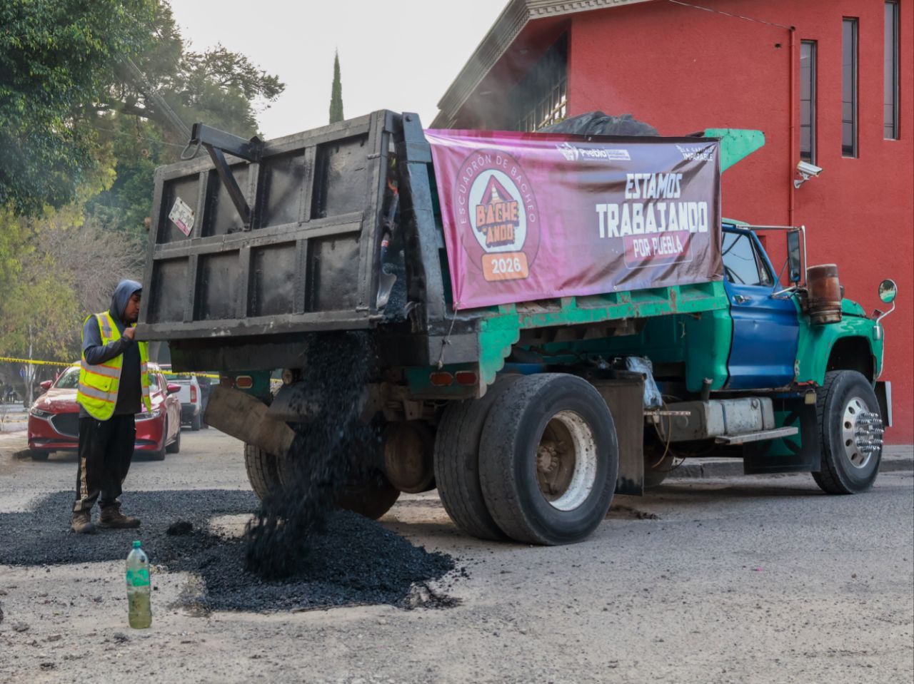 Refuerzan bacheo en calles de El Carmen_foto1