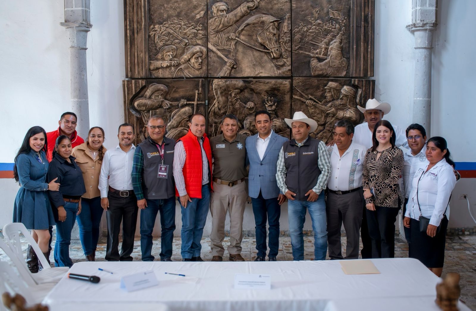 Refuerzan seguridad en Tetela de Ocampo con entrega de equipamiento