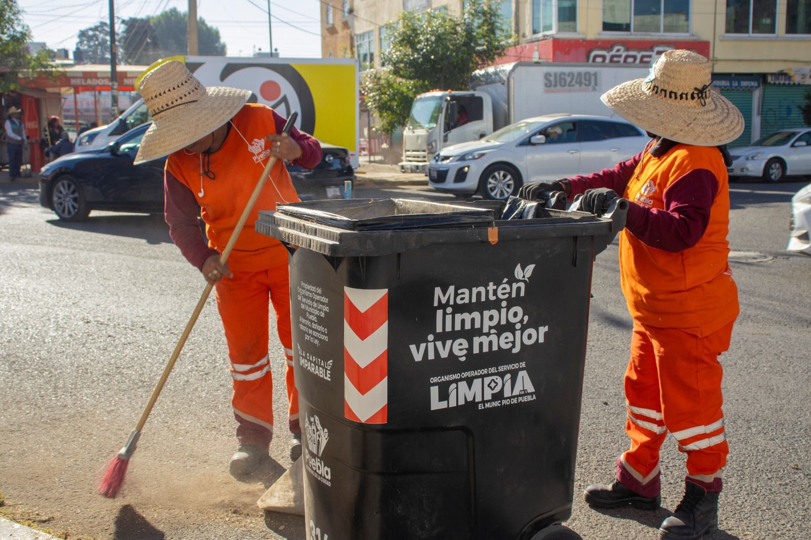 Faena comunitaria en Villa Frontera