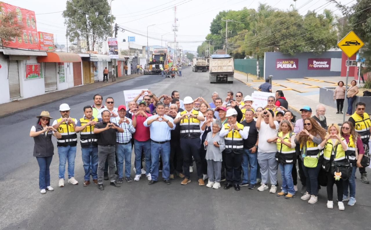 Avanzan trabajos de pavimentación en la calle Jesús Reyes Heroles