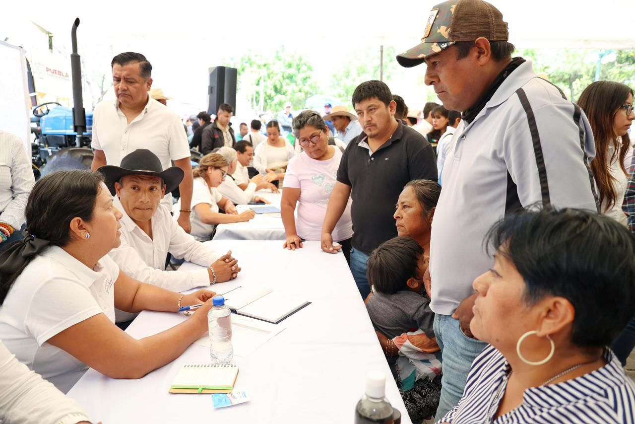 Con cercanía y escucha, Gobierno estatal detona campo de microrregión de Tehuacán ciudadanos
