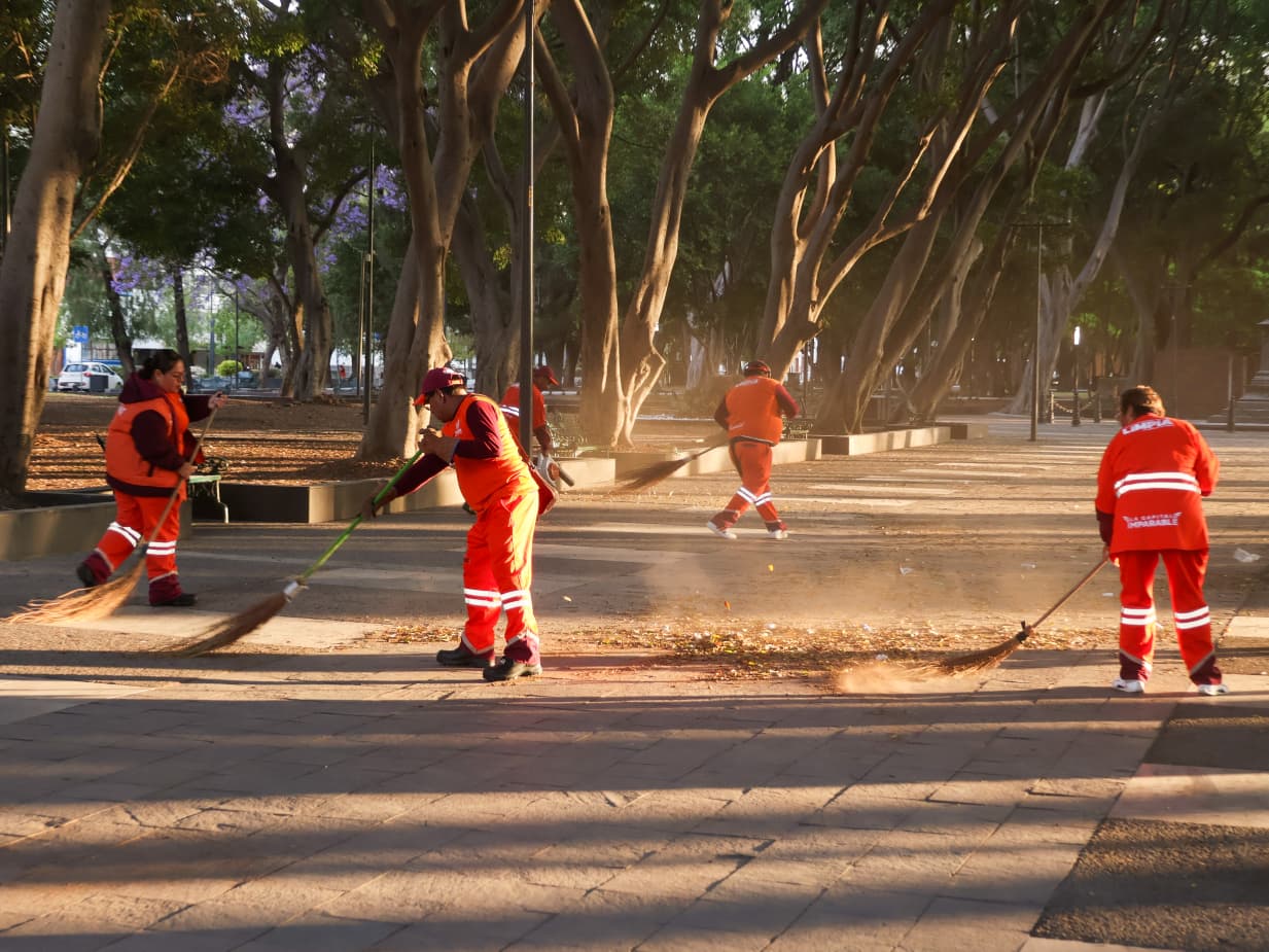 Personal operativo de limpia destaca por su labor en Puebla trabajo