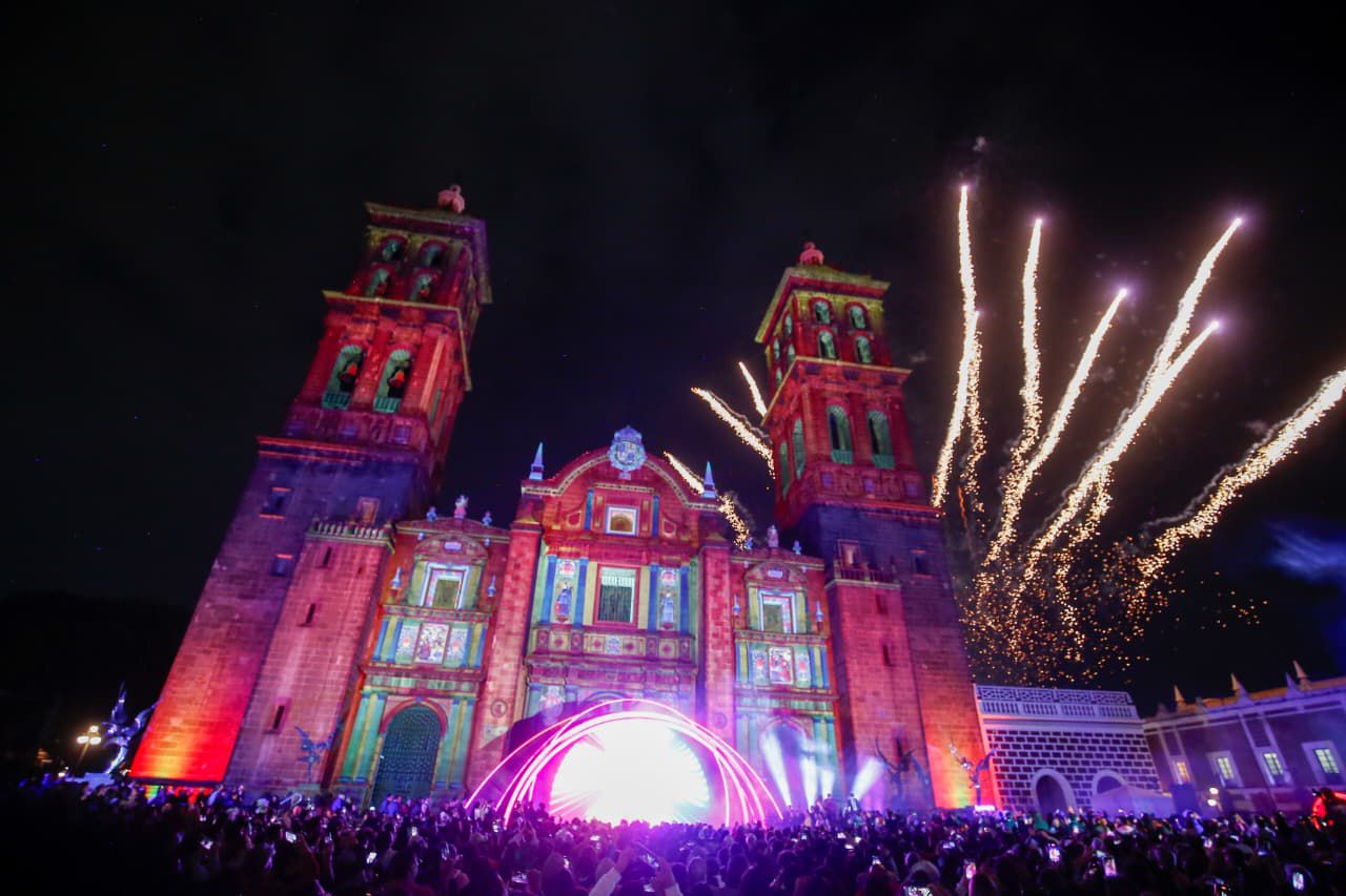 Glow México llena de luz el Centro Histórico de Puebla 