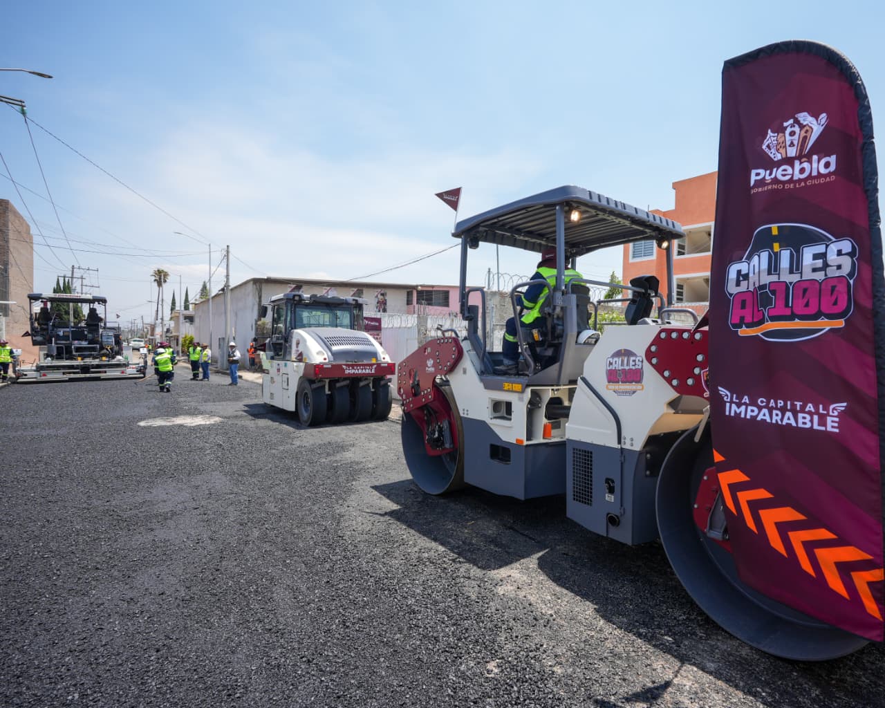 Arranca rehabilitación de vialidades en Puebla con “tren capitalino pavimentador"