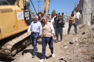 Rehabilitan puente vehicular en San Pablo Xochimehuacan y reactivan pozo de agua