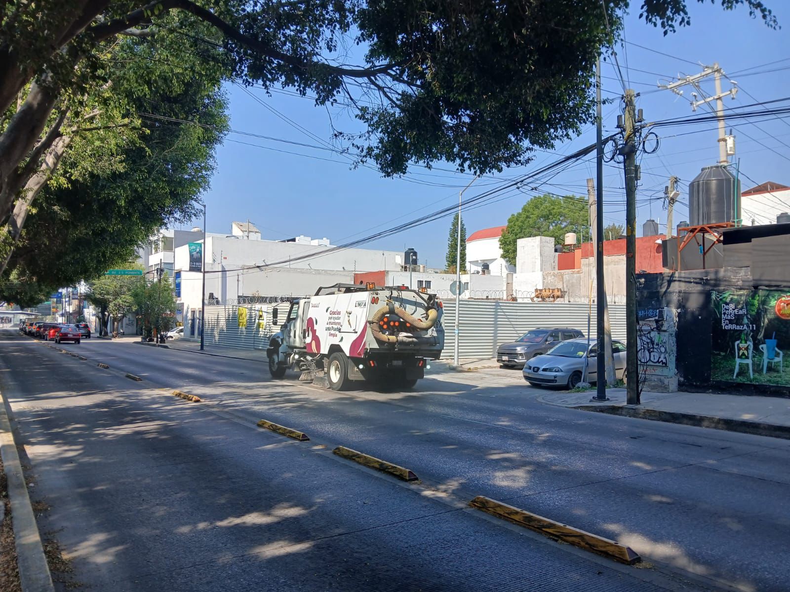 Puebla refuerza limpieza con barredoras mecánicas