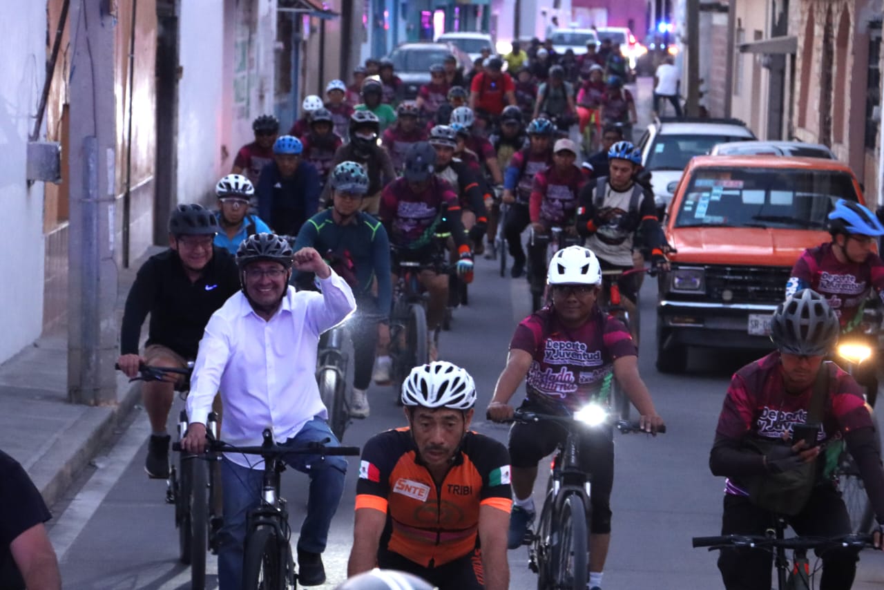 Pável Gaspar participa en rodada nocturna en Izúcar