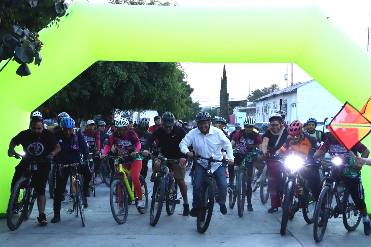 Pável Gaspar participa en rodada nocturna en Izúcar