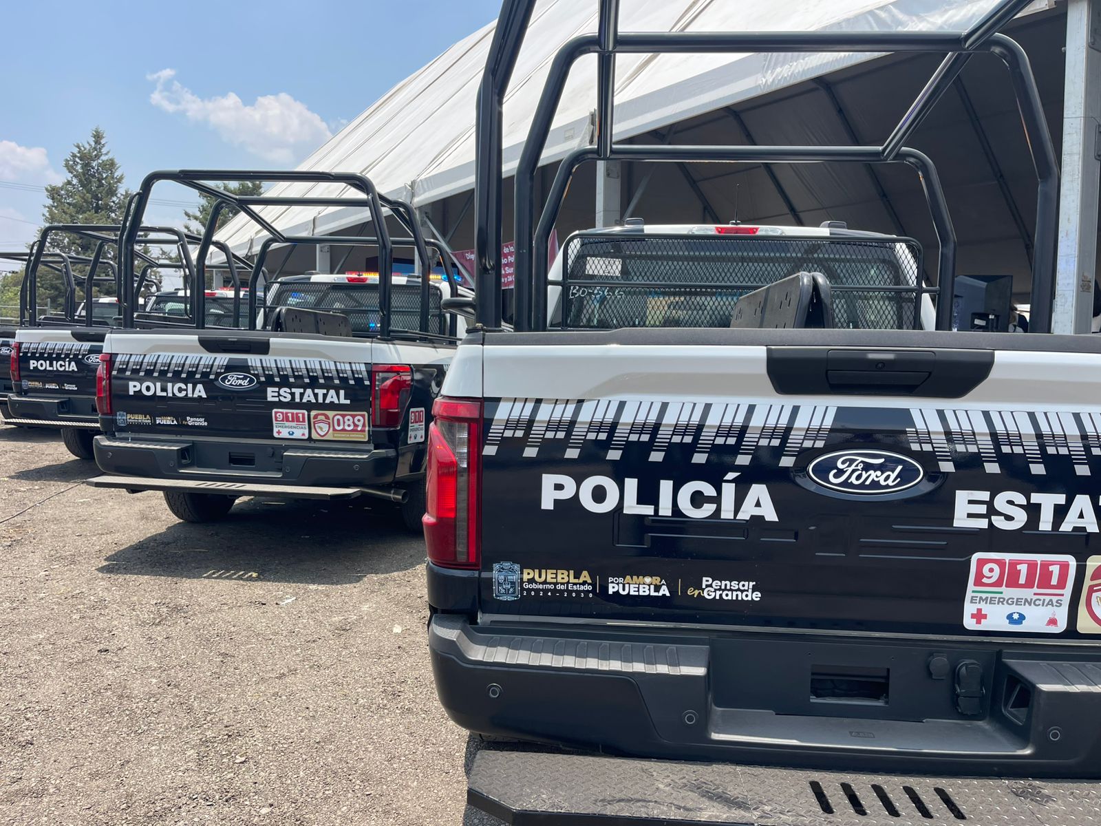 Pemex dona patrullas y combustible a Puebla