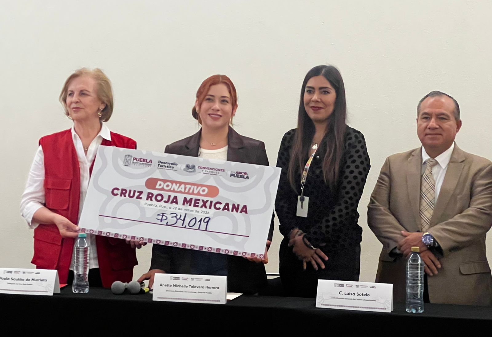 Convenciones y Parques dona $34 mil a Cruz Roja