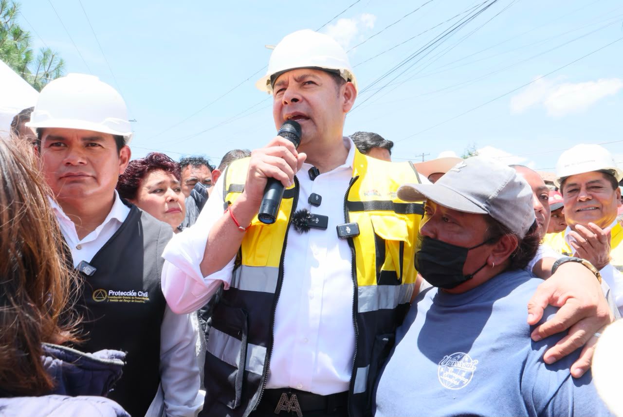 Atienden 12 emergencias por lluvias en Puebla