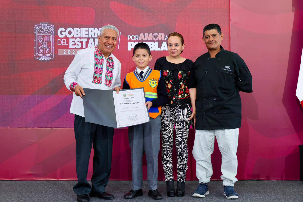 Alumno poblano crea Patrulla Antibullying escolar