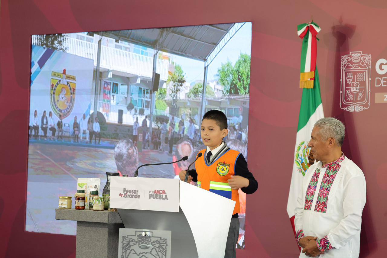 Alumno poblano crea Patrulla Antibullying escolar